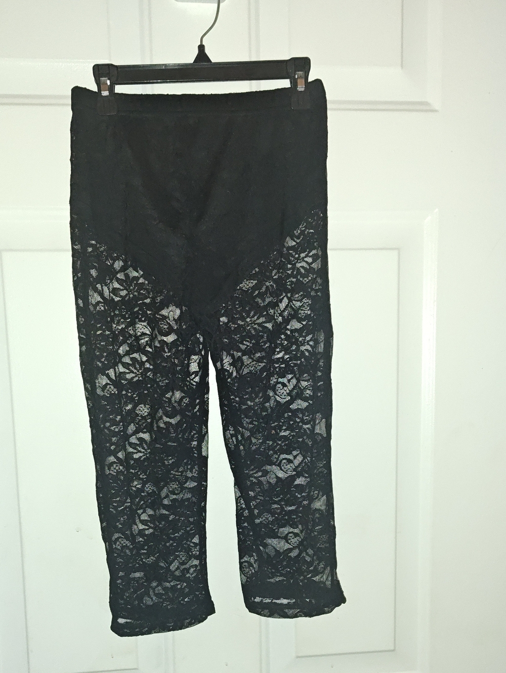 SHEIN Black Floral Lace Cropped Leggings